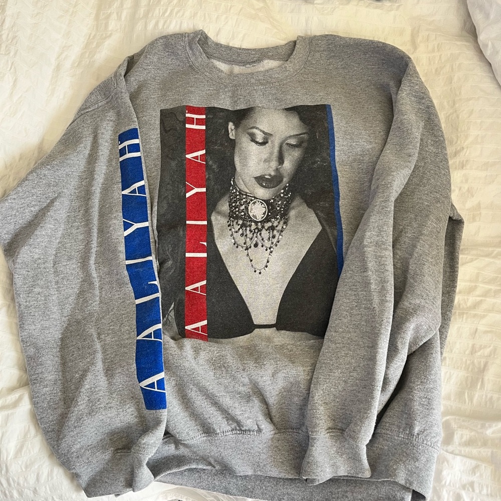 Aaliyah tour sweatshirt!
